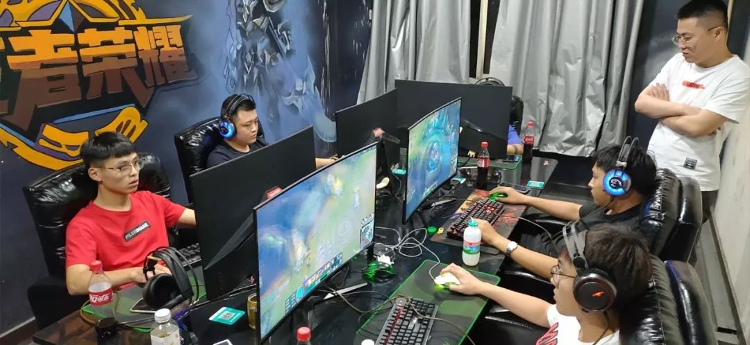 却不停上演 却不停上演